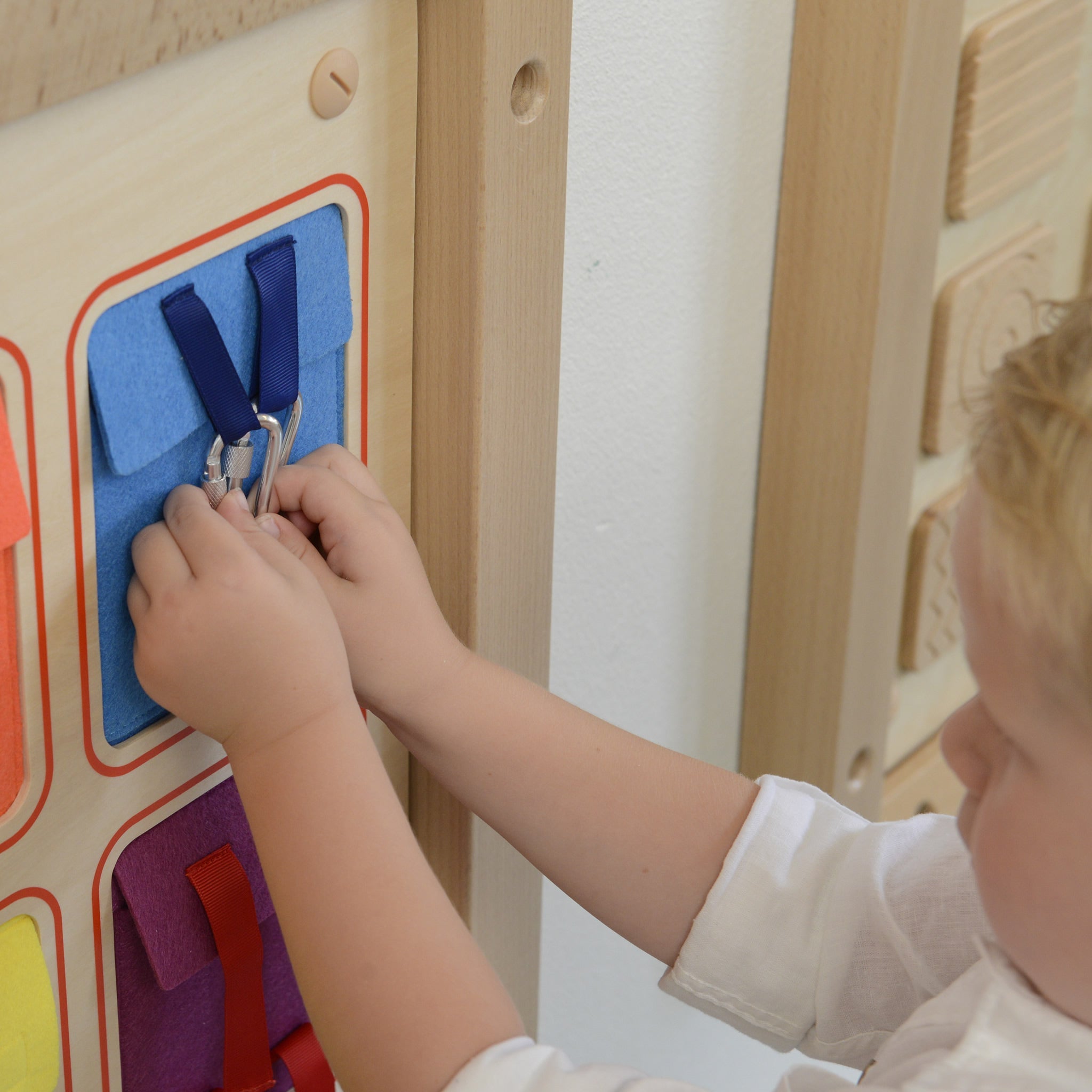 Masterkidz Wall Elements - Manual Dexterity Board II